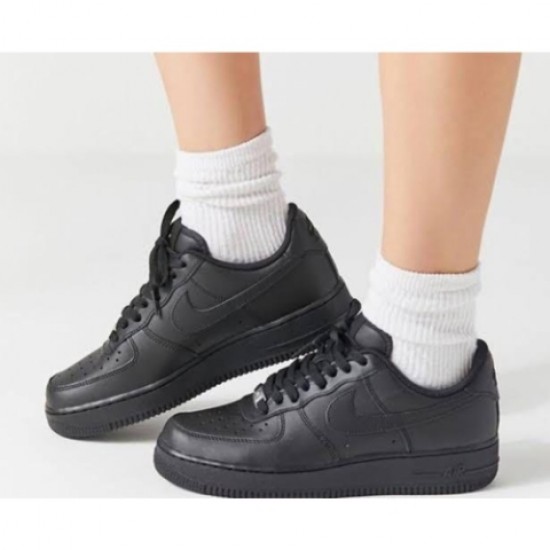 Nike Air Force 1 Triple Black