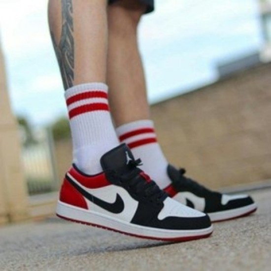 Nike Air Jordan 1 Low Black Toe