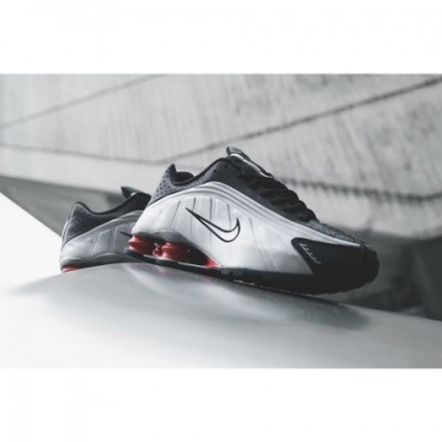 Nike Shox R4 Black Metallic Silver Red