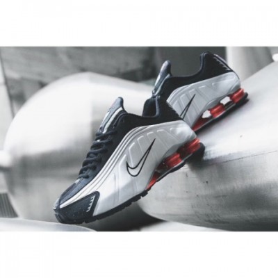 Nike Shox R4 Black Metallic Silver Red