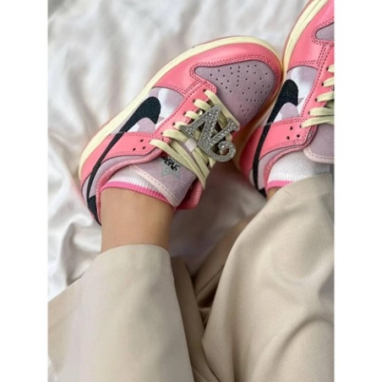 Nike Dunk Low LX Barbie