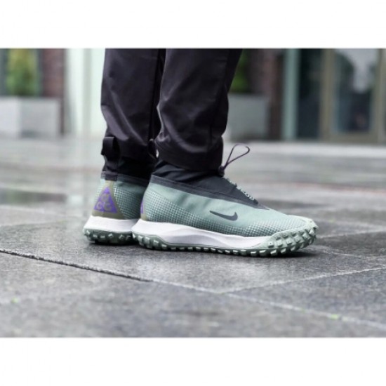 Nike ACG Mountain Fly Gore-Tex Clay Green