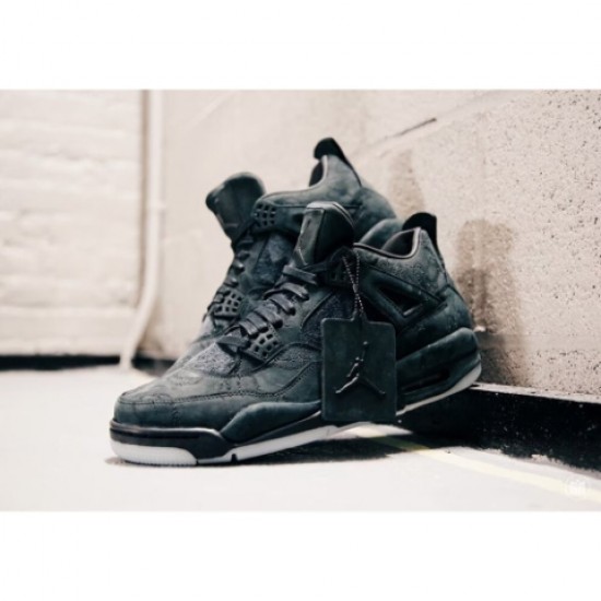 Nike Air Jordan 4 Retro Kaws Black