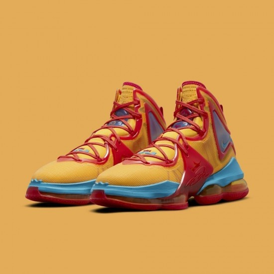 Nike Lebron 19 Tune Squad