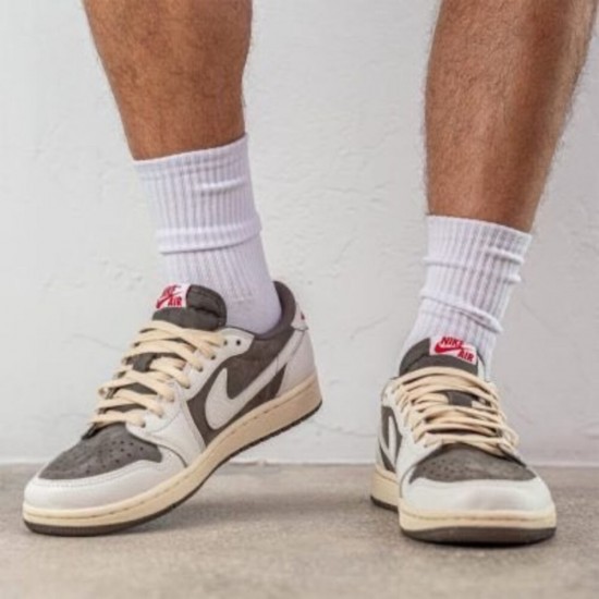 Nike Travis Scott x Air Jordan 1 Low Reverse Mocha