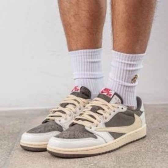 Nike Travis Scott x Air Jordan 1 Low Reverse Mocha