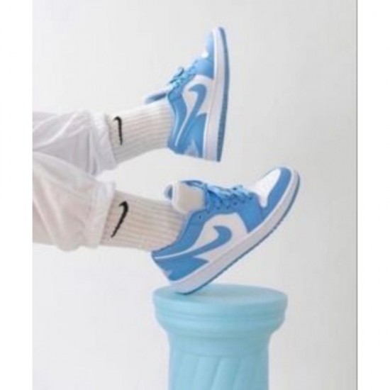 Nike Air Jordan 1 Low UNC