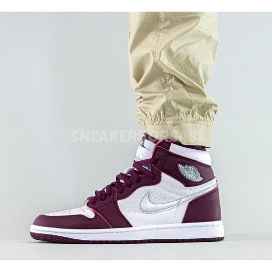 Nike Air Jordan 1 Retro High OG Bordeaux