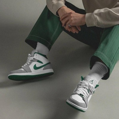 Nike Air Jordan 1 Mid SE⁣ Grey Pine Green