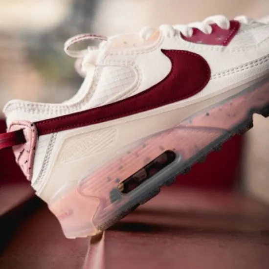 Nike Air Max 90 Terrascape Pomegranete Nike Air Max 90 Terrascape Pomegranete