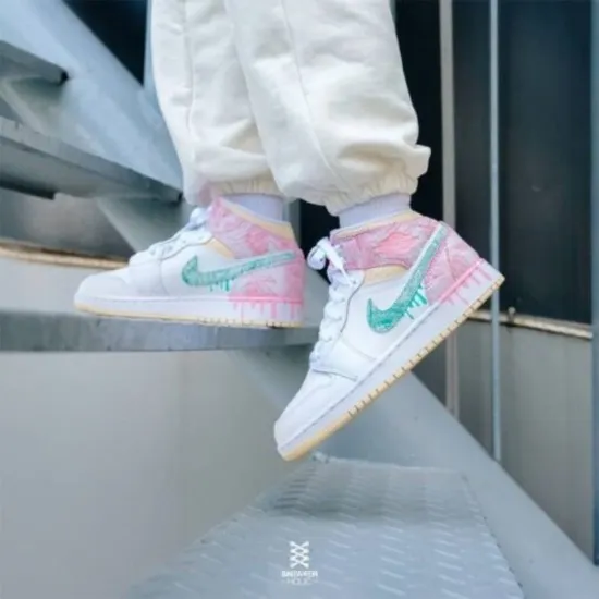Nike Air Jordan 1 Mid Paint Drip Ice Cream White Pink Nike Air Jordan 1 Mid Paint Drip Ice Cream White Pink